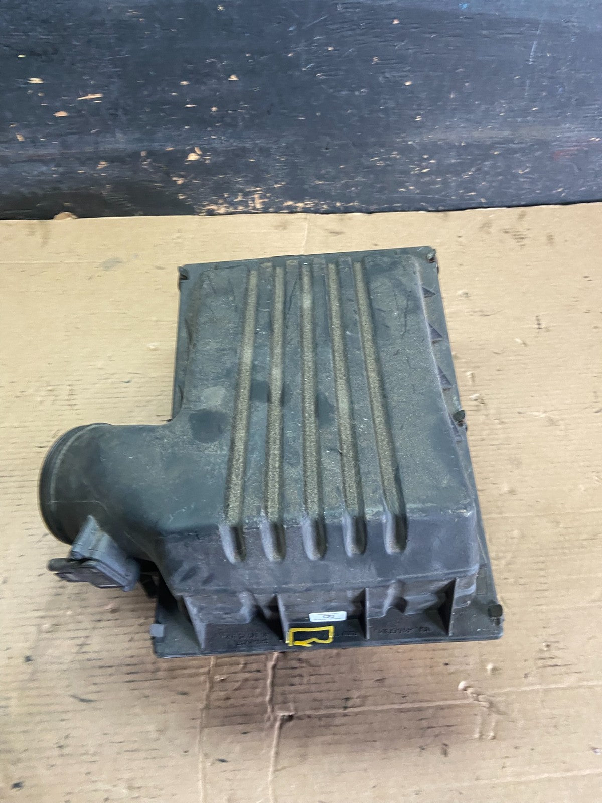 2007 to 2010 BMW X5 Air Intake Cleaner Filter Housing Box OEM R2086 DG1