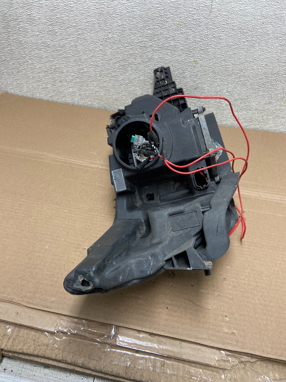 2013 to 2019 Ford Taurus Left Driver LH Side Headlight Xenon HID OEM AB0976 DG10