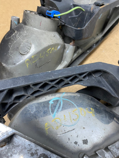1998 to 2002 Chevrolet Camaro Pair Left and Right Headlights ad4504 DG11