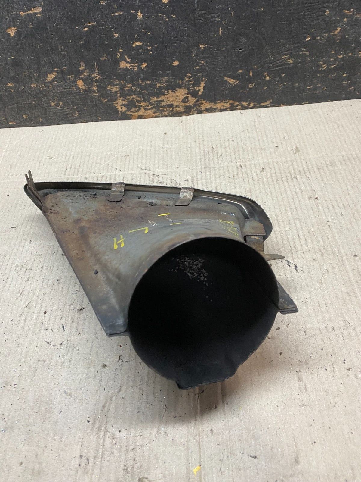 2013 to 2016 Ford Fusion Rear Left Cylinder Exhaust Pipe Cover Trim X2876 DG5