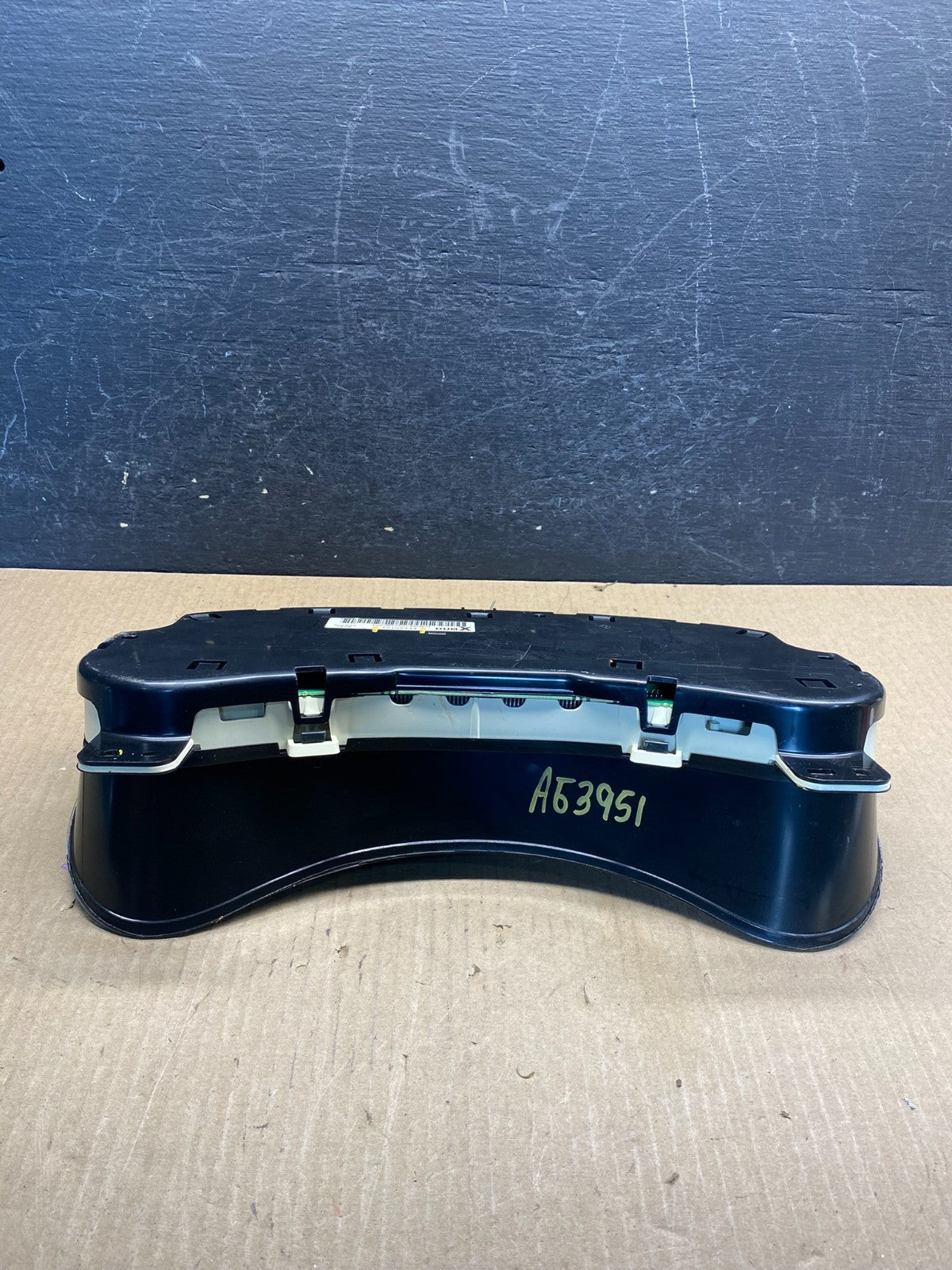 2002 - 2005 GMC Envoy Speedometer Cluster Gauge AG3951 DW4