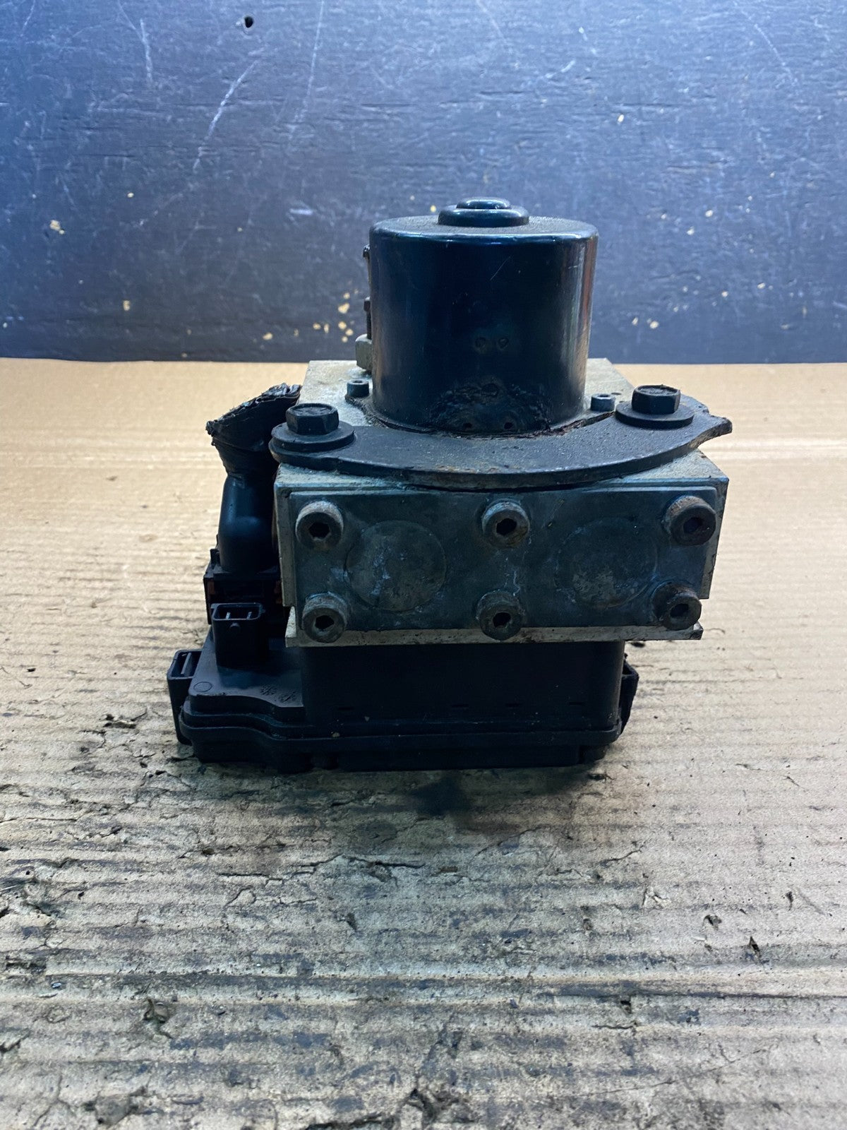 Wabco ABS Pump Hydraulic W/ Module P/N 4460470002 AA3336 DG3