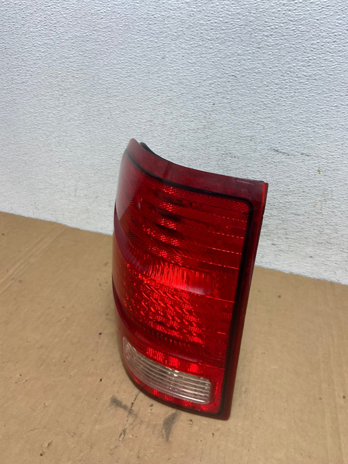 2002 to 2005 Ford Explorer Left Driver Lh Side Tail light AD2737 LK1