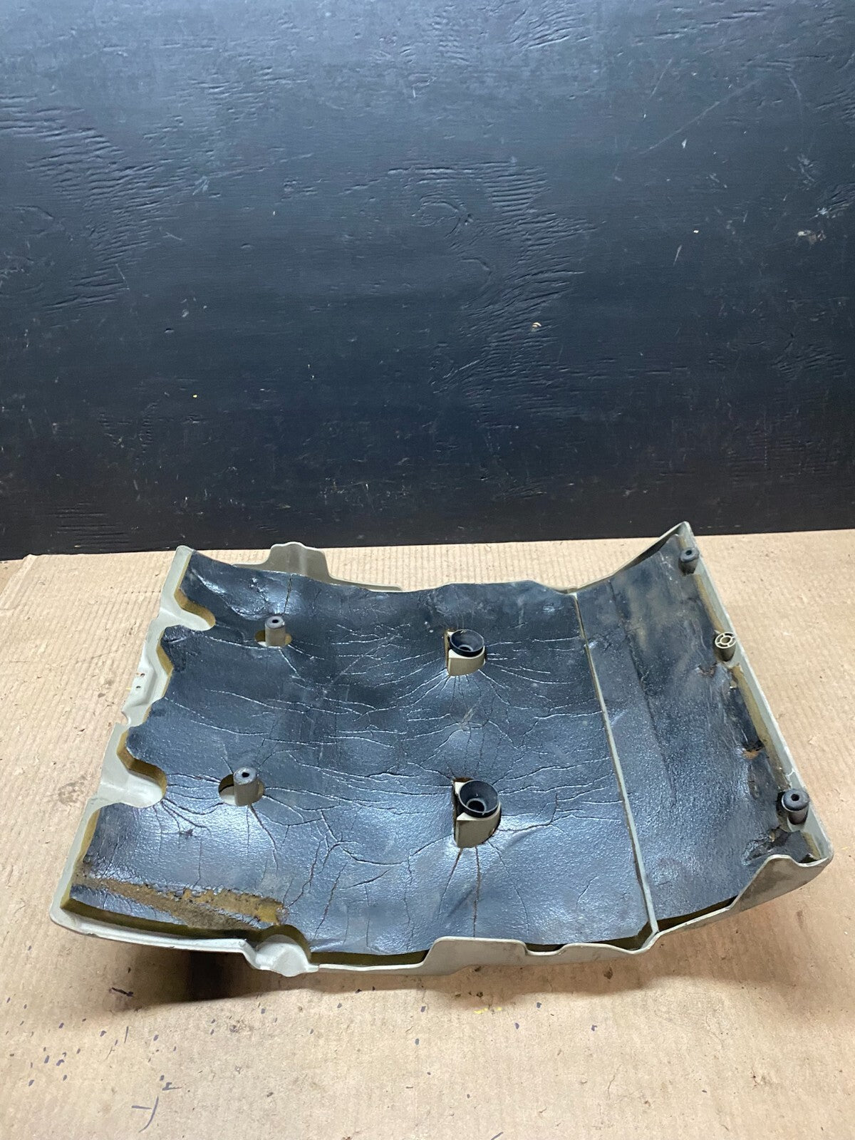 1997 to 2004 Cadillac Deville Seville Northstar Engine Motor Cover E4820 DG17