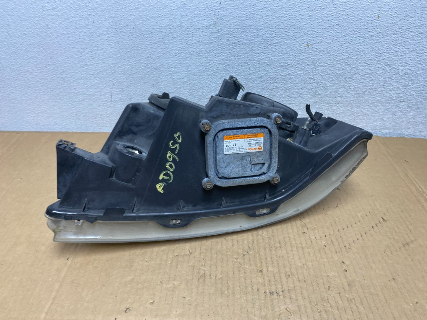 Xenon 2003-2006 Lincoln Navigator Right Passenger Side Headlight AD0950 DW10