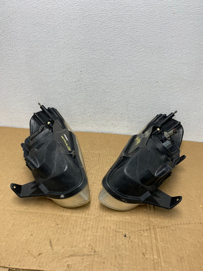 2000 to 2001 Nissan Maxima Left+Right Side Set Halogen Headlights AC7705 DW6
