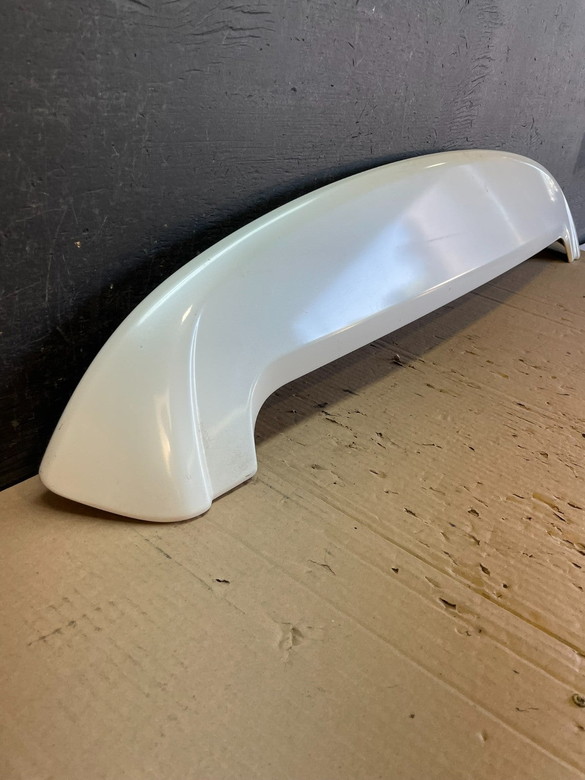 2011 to 2015 Kia Sorento Rear Spoiler Wing Brake Light AE0767 DG2