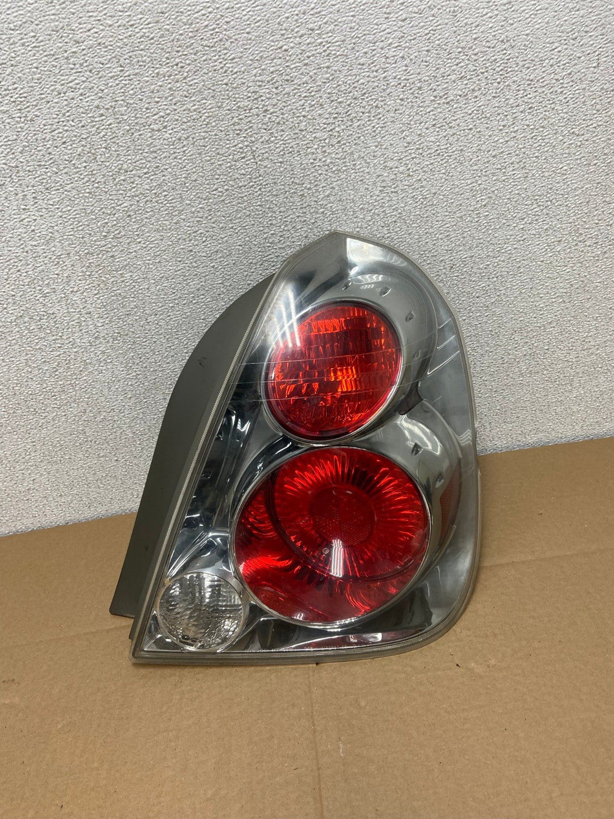 2005 to 2006 Nissan Altima Tail Light Right Passenger RH Side Oem AB6086 LK0