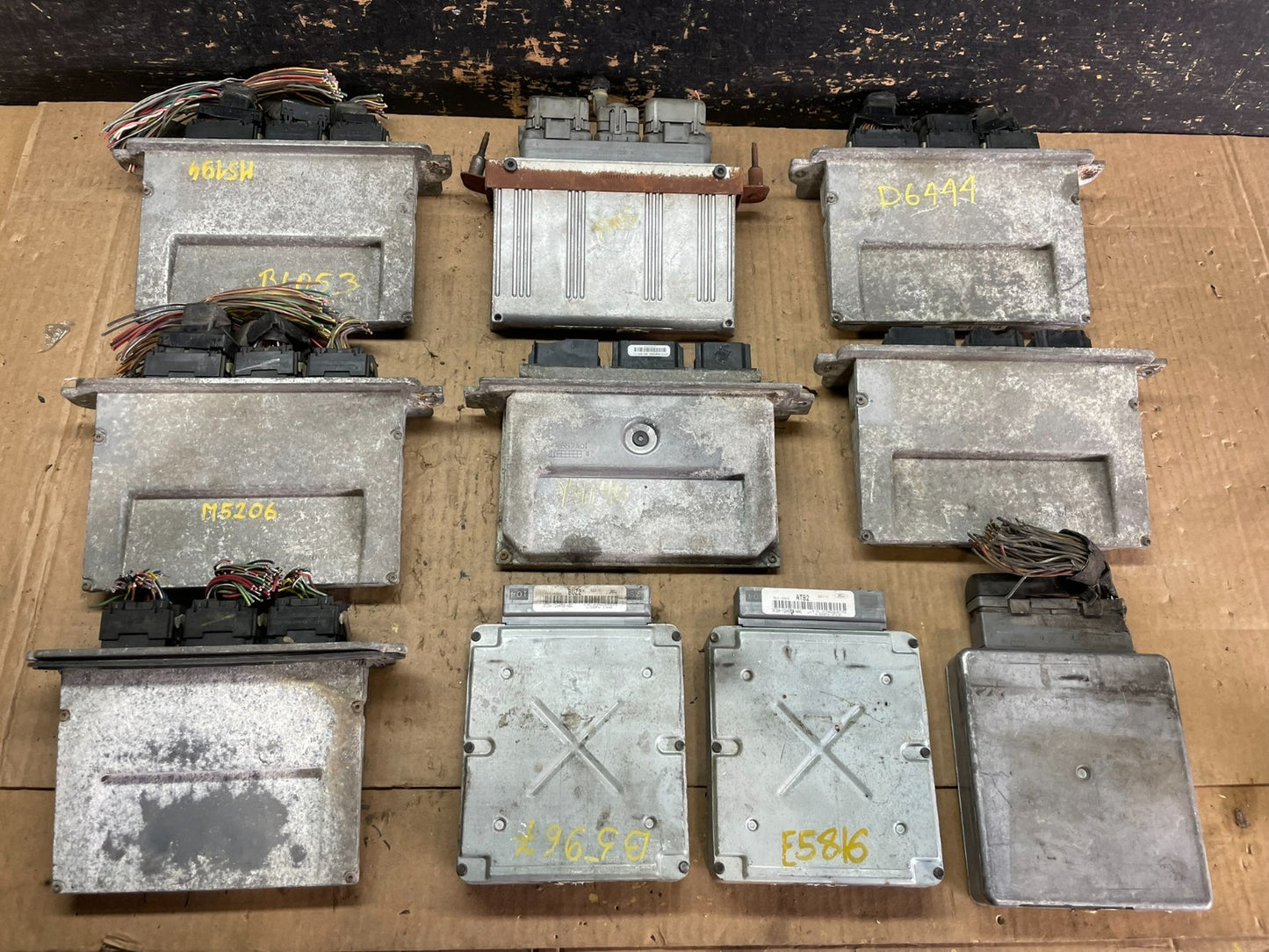 Mix of 10 Ford ECM Engine Computer Module AB32061