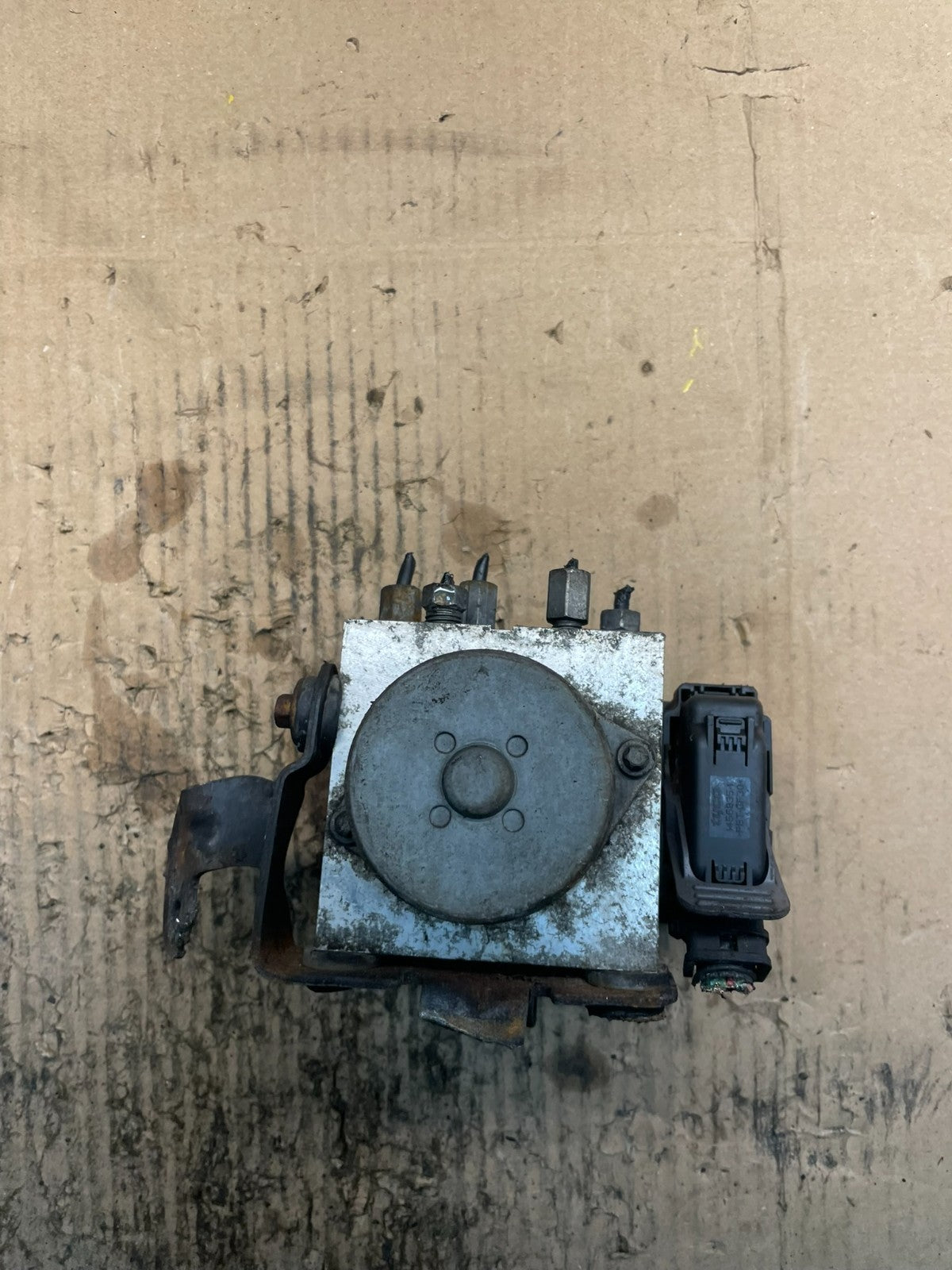 2011 - 2014 Ford E250 E350 Van ABS Anti Lock Brake Pump 8C24-2C346-BG V2297 DG5