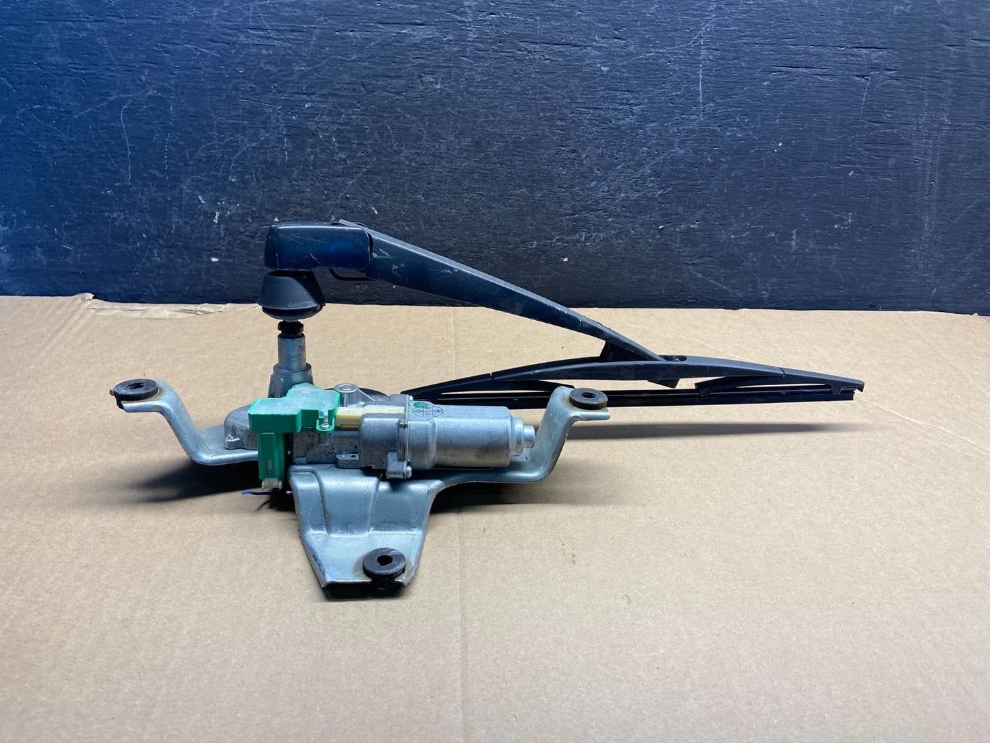 2011 to 2020 Mitsubishi Outlander Sport Wiper Motor Rear AF90191