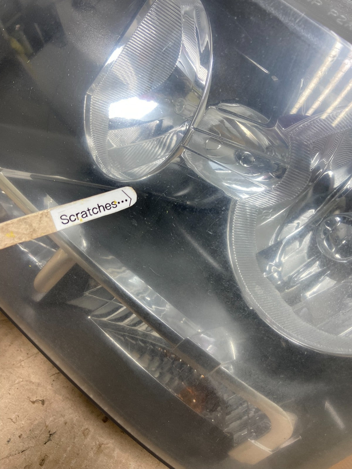 2007 to 2013 Chevrolet Suburban Tahoe Left Driver LH Headlight Oem AA0374 DW3