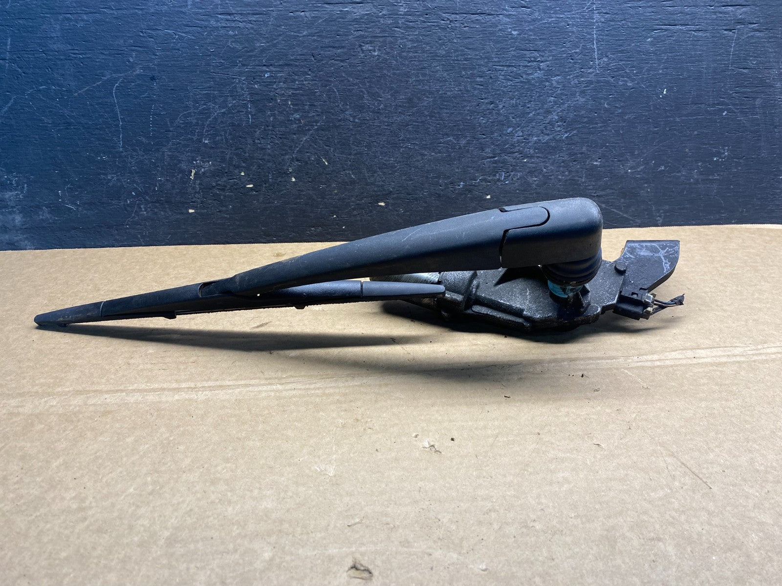 2010 - 2015 Hyundai Tucson Rear Glass Windshield Wiper Motor AF5339 DG3