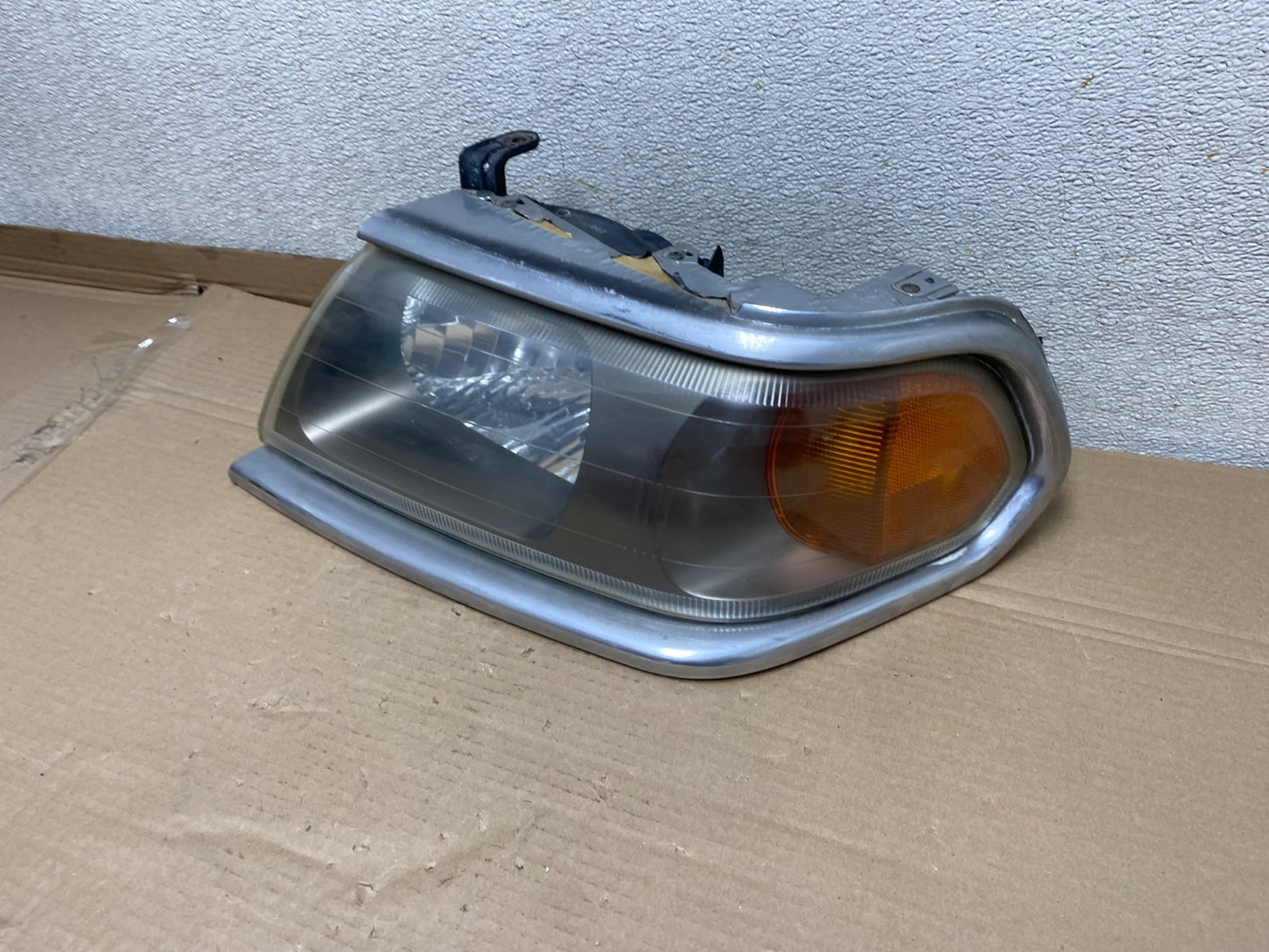 2000 - 2006 Mitsubishi Montero Left Driver Lh Side Headlight Halogen U0741 DW1