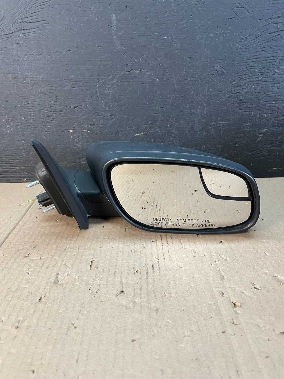 2010 to 2018 Ford Taurus Right Passenger View Door Mirror AD8682 DW6