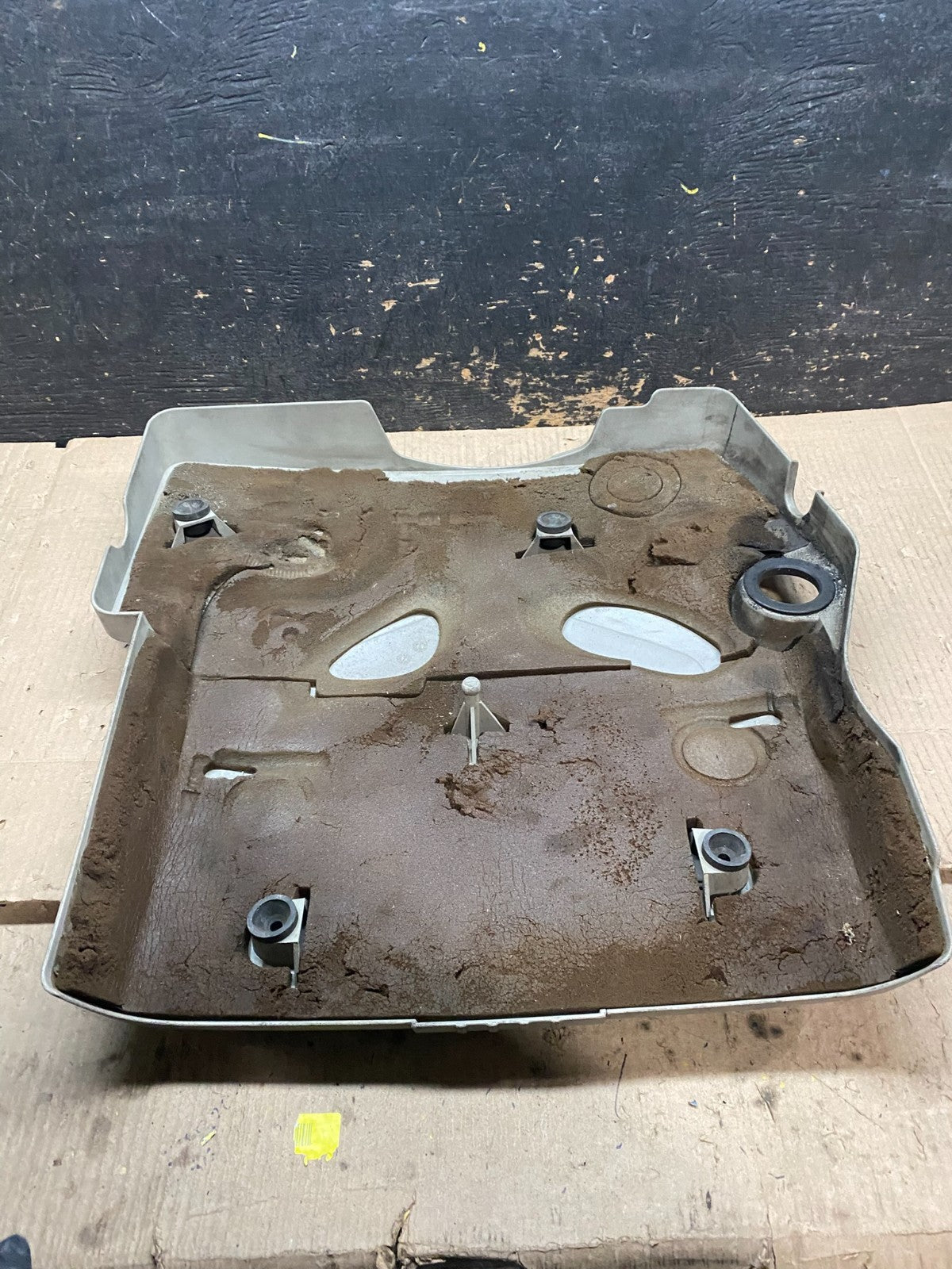 2004 to 2007  Cadillac CTS 3.6L Plastic Engine Cover Shield OEM x8181 DG4
