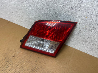 2002-2004 Infiniti i35 Inner Right Passenger Rh Side Tail Light AE0433 LK0