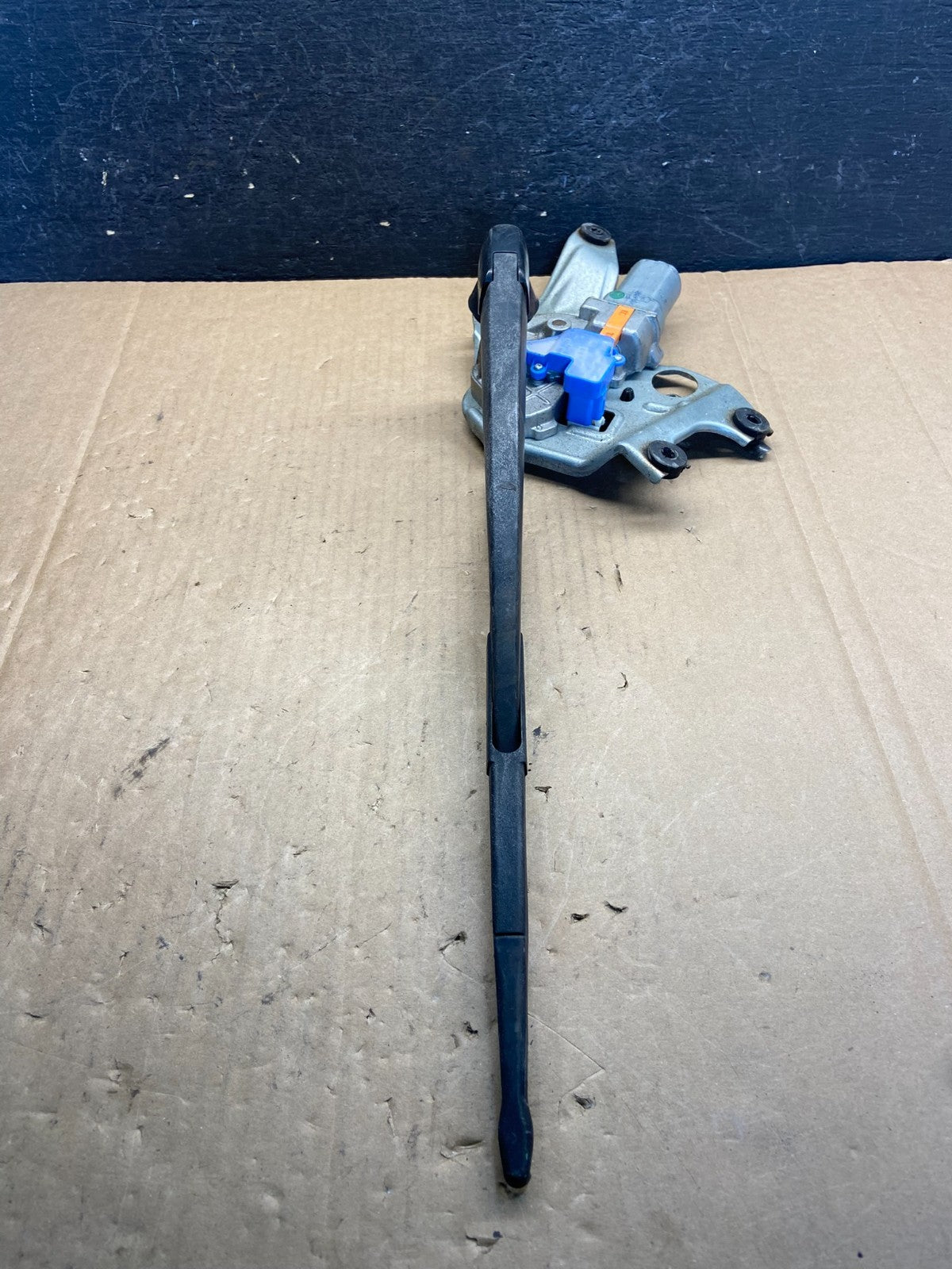 2010 to 2014 Subaru Legacy Outback Rear Windshield Wiper Motor AG14982