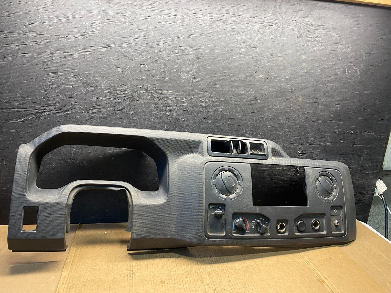 2009 - 2014 Ford E150 E250 Gauge Speedometer Cluster Radio Bezel Trim M4344 DG0