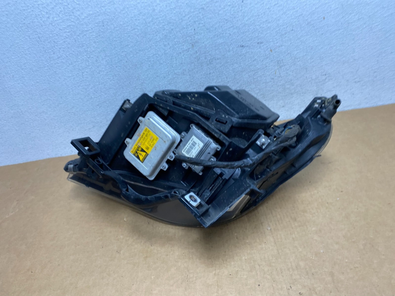 2004 to 2007 BMW 525i 5 Series Headlight Right Passenger Xenon AFS AD4486 DW8