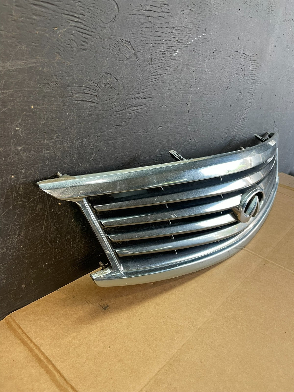2010 to 2015 Infiniti G37 Front Upper Grill Grille AE0839 DG2