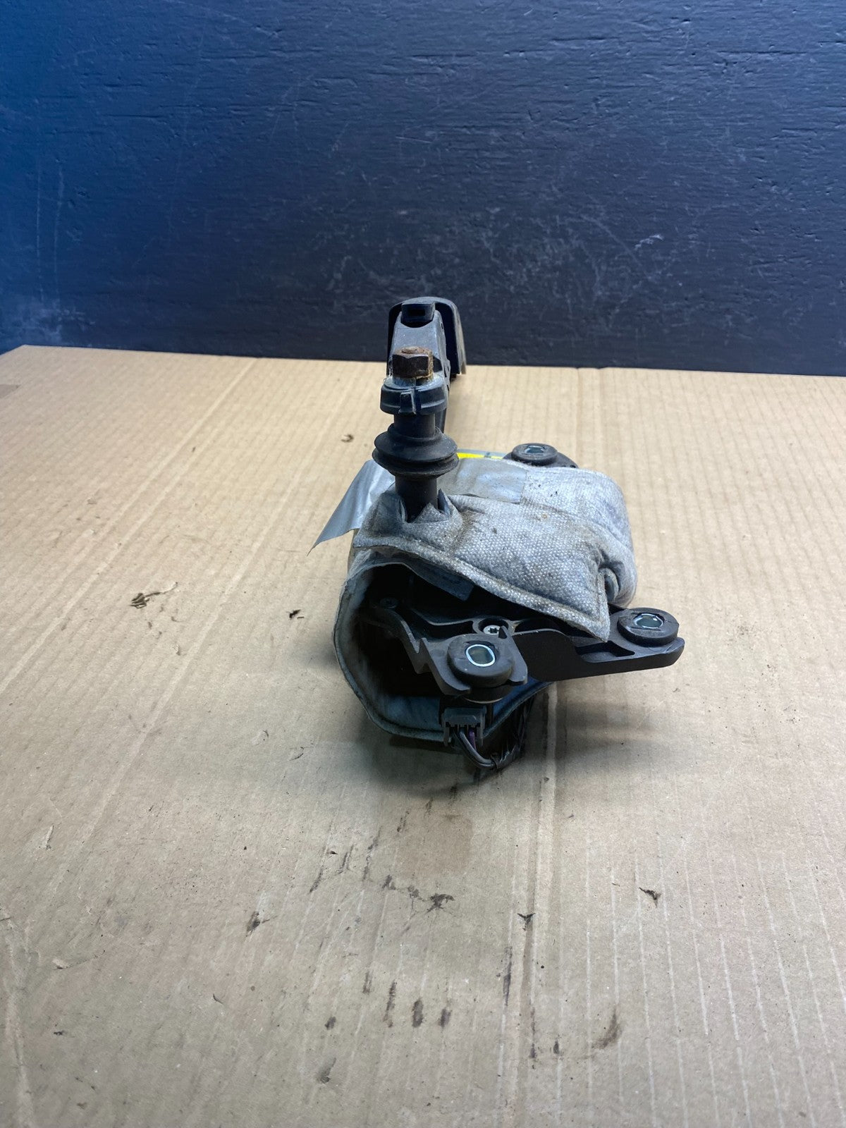 2011 to 2019 Ford Explorer Rear Windshield Wiper Motor OEM ac0890 DG4