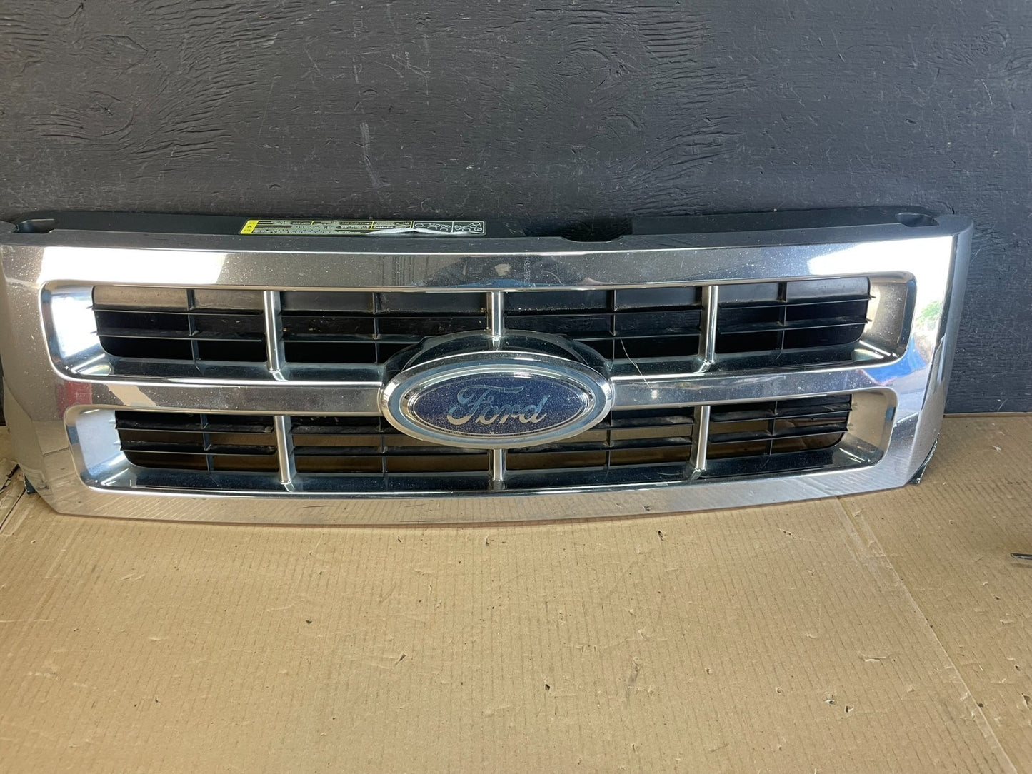2008 to 2012 Ford Escape Front Upper Grill Grille AE3647 DG0