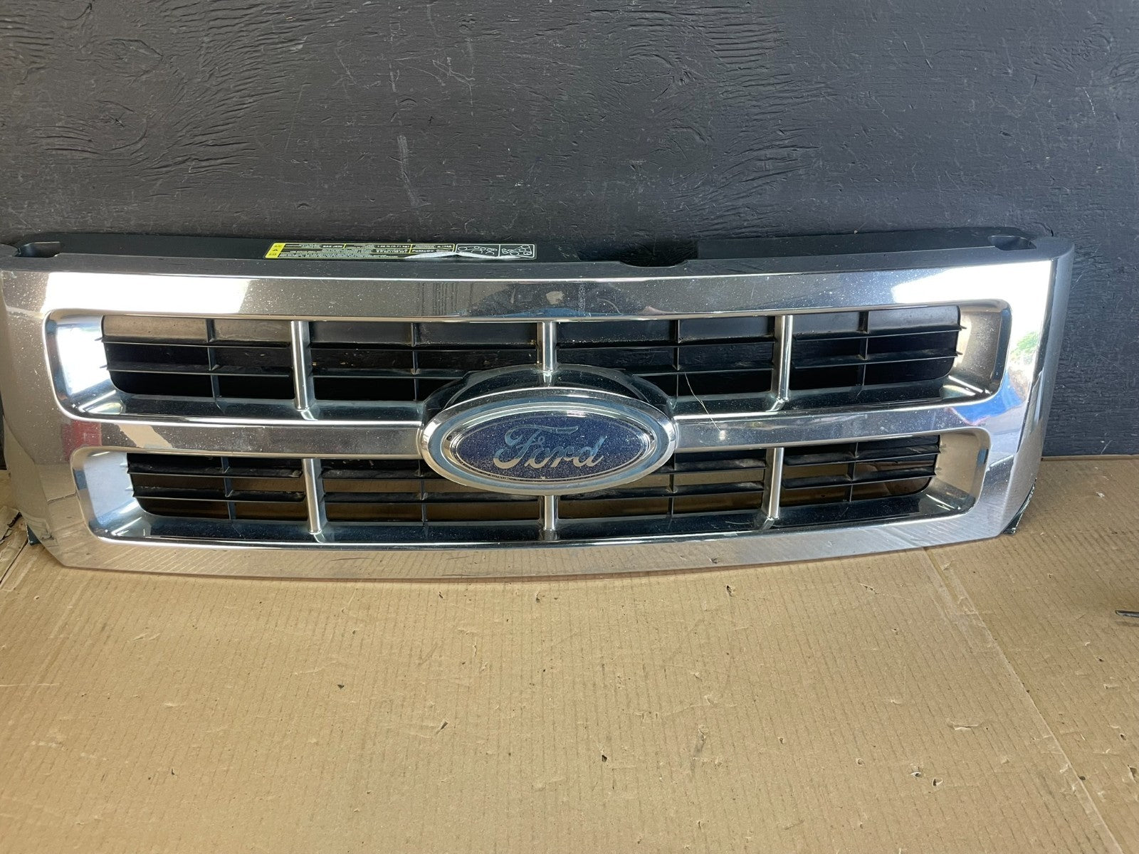 2008 to 2012 Ford Escape Front Upper Grill Grille AE3647 DG0