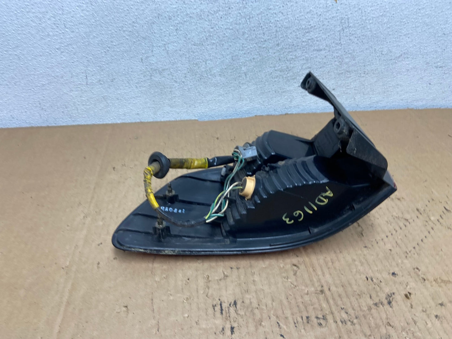 2001 2002 2003 Toyota Sienna Right Passenger Rh Side Tail Light AD1163 LK5