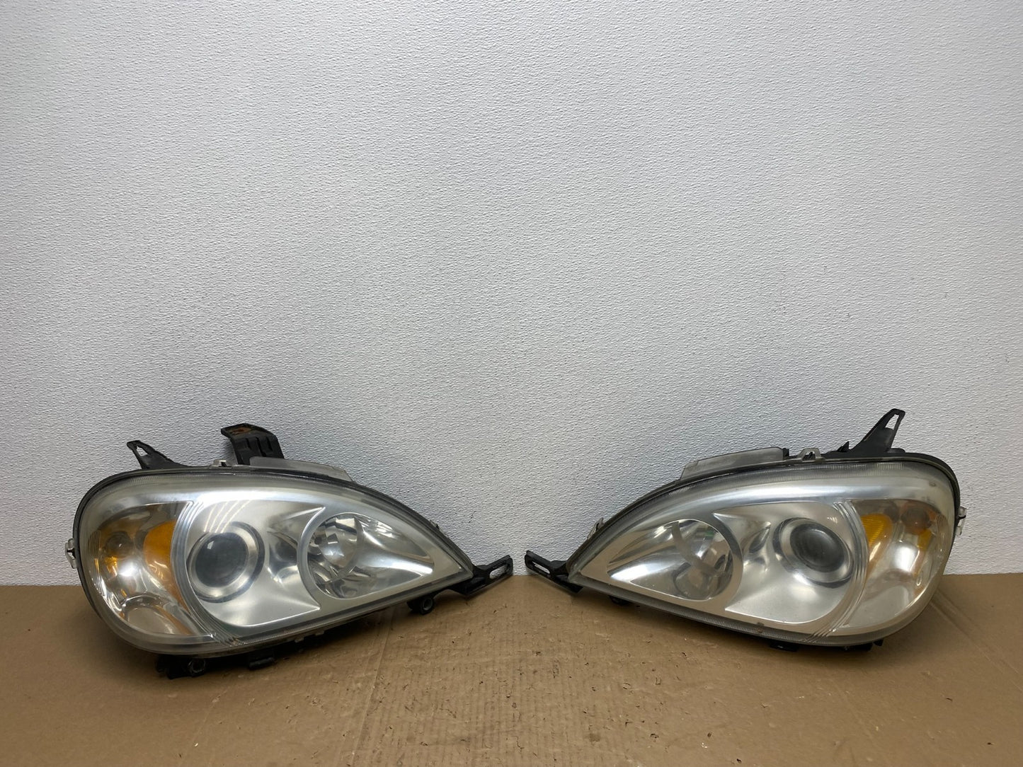 2002 - 2005 Mercedes ML ML350 ML500 Left+Right Side Halogen Headlights AB6987 DW0