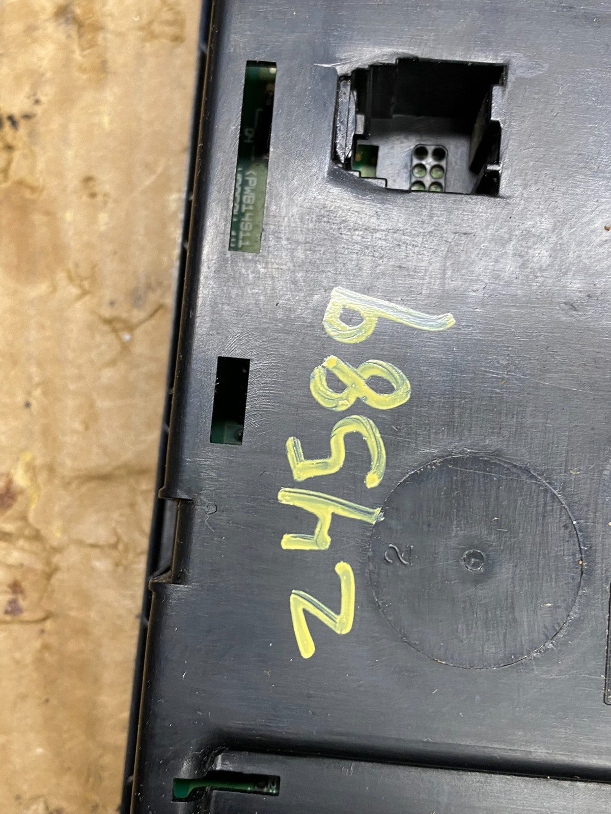 2008-2009 Ford Taurus X Center Console Climate Radio Control Panel Z4589 DG7