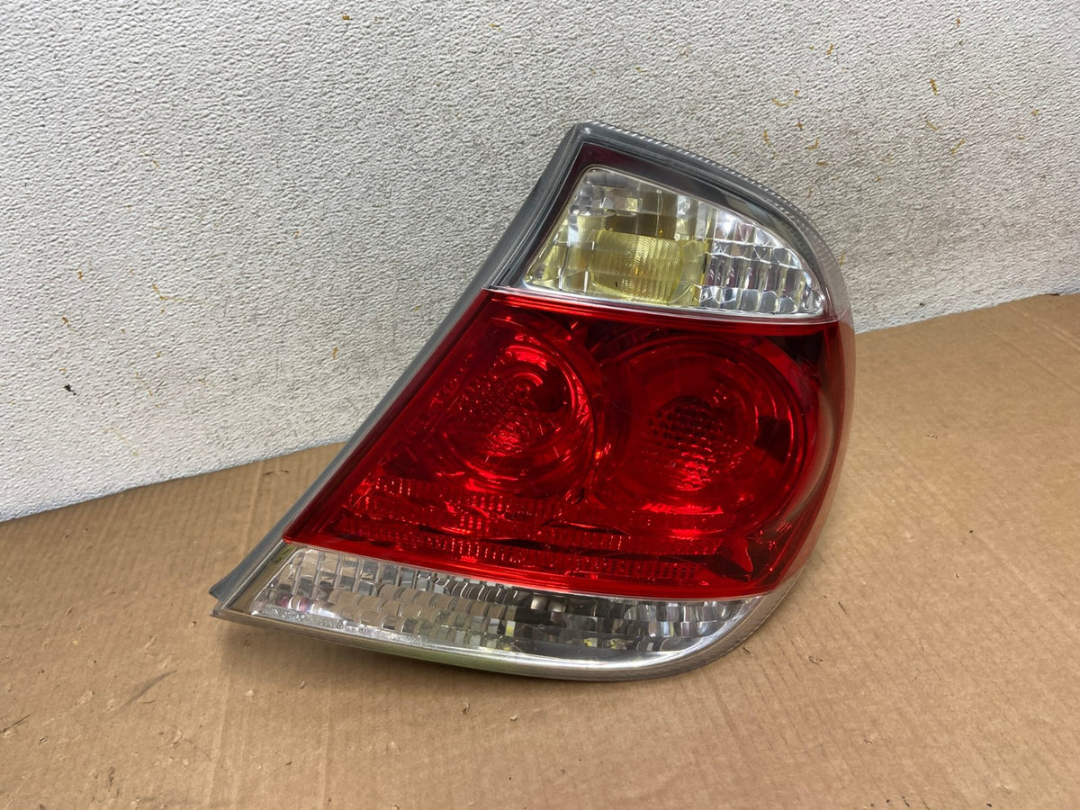 2005 to 2006 Toyota Camry Tail Light Right Passenger Side AI8383 LK0