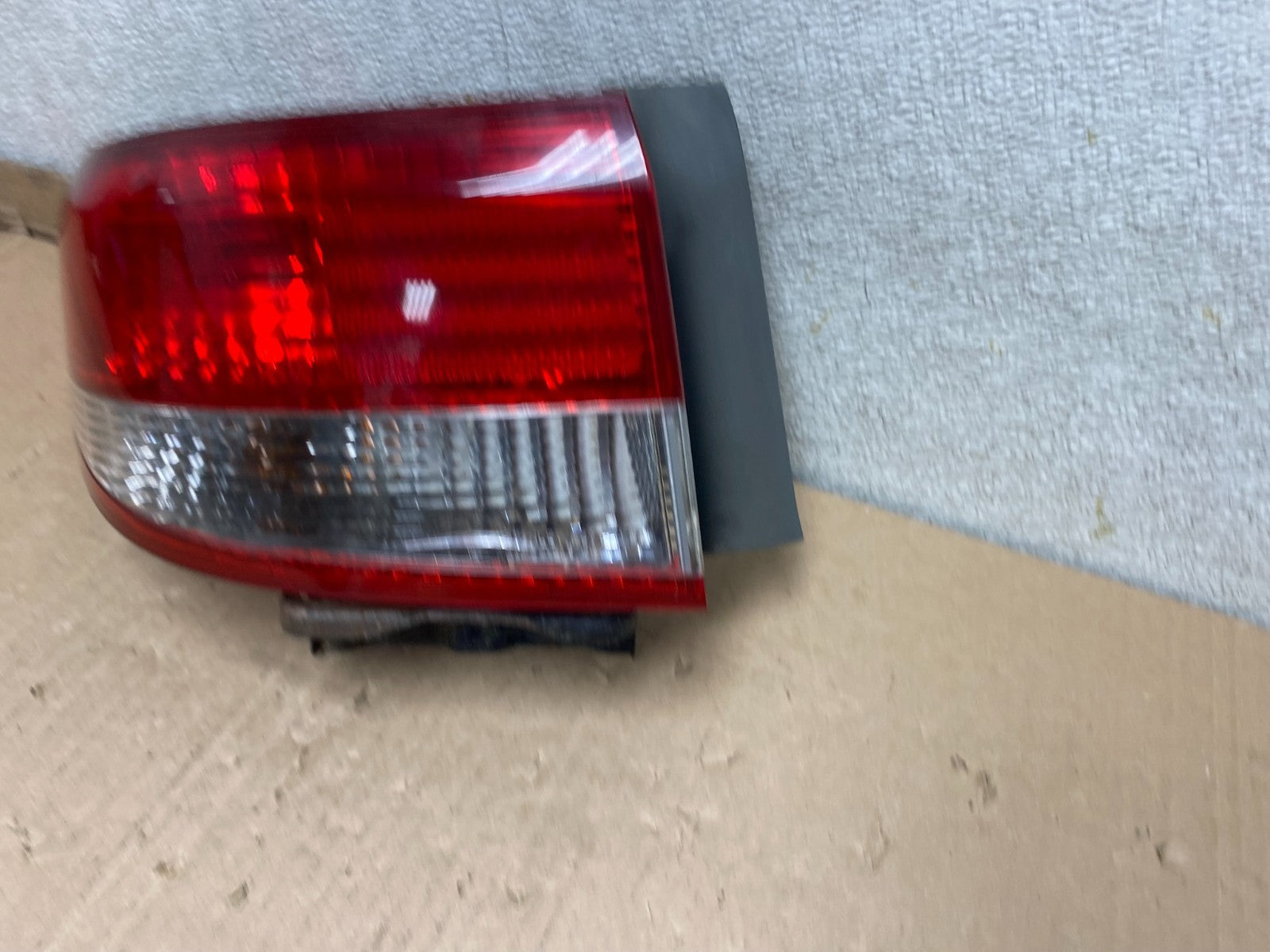 2003 to 2004 Honda Accord Sedan Left Driver Lh Side Tail light Oem U7175 DW1
