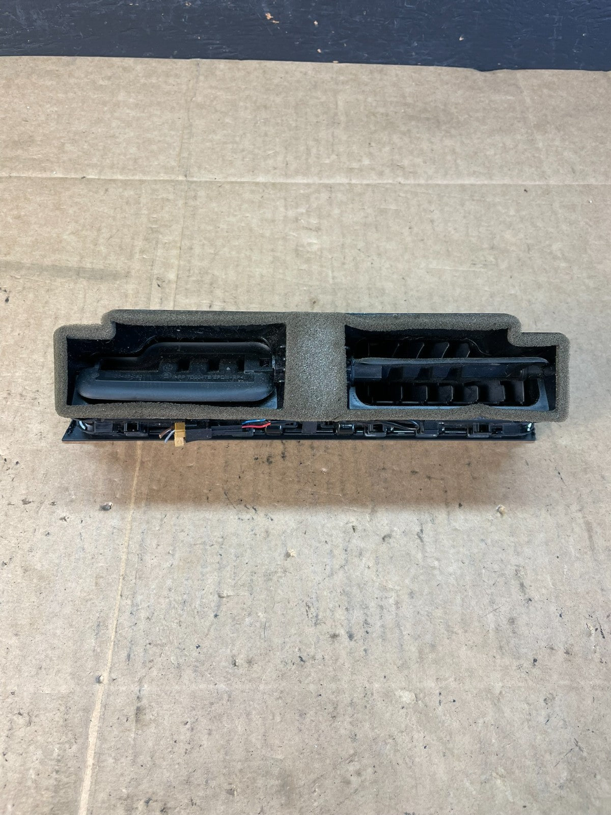 2009 to 2012 Audi A4 Center Dashboard Air Vent AC5233 DG4