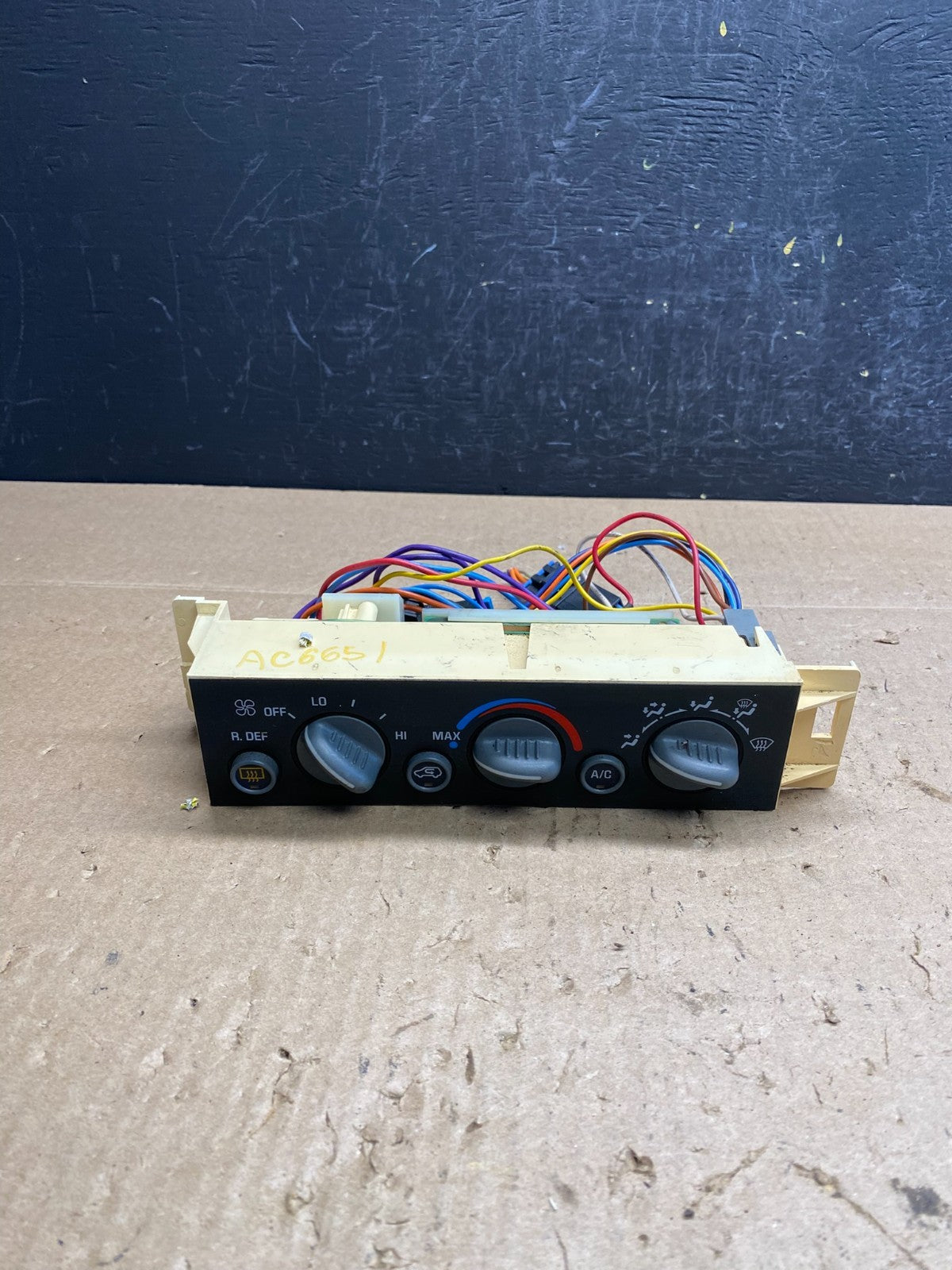 1996-1999 Chevrolet Tahoe AC Climate Control HVAC Rear Window Defogger ac6651 DG0