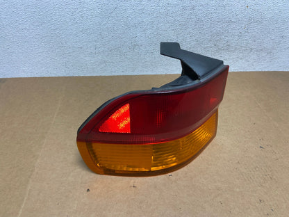 2002 2003 2004 Honda Odyssey Left Driver LH Side Tail Light AE2927 LK2
