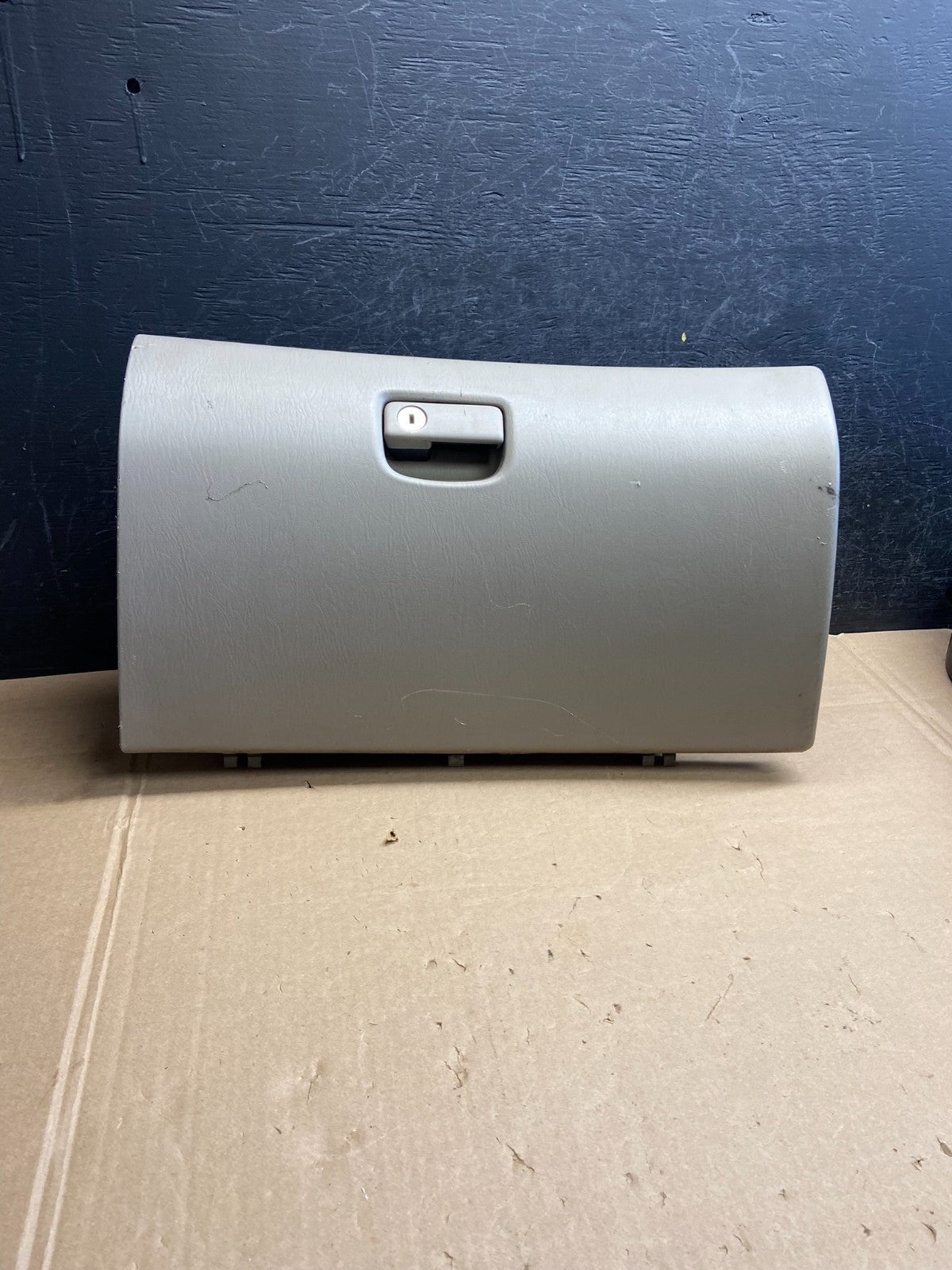 2004-2010 Toyota Sienna Front Right Passenger Storage Glove Box AI6291 DW0