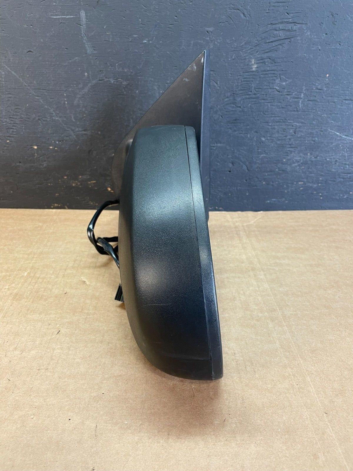 2007 to 2013 Chevrolet Tahoe Silverado Suburban Left Driver Mirror AE8301 DW9