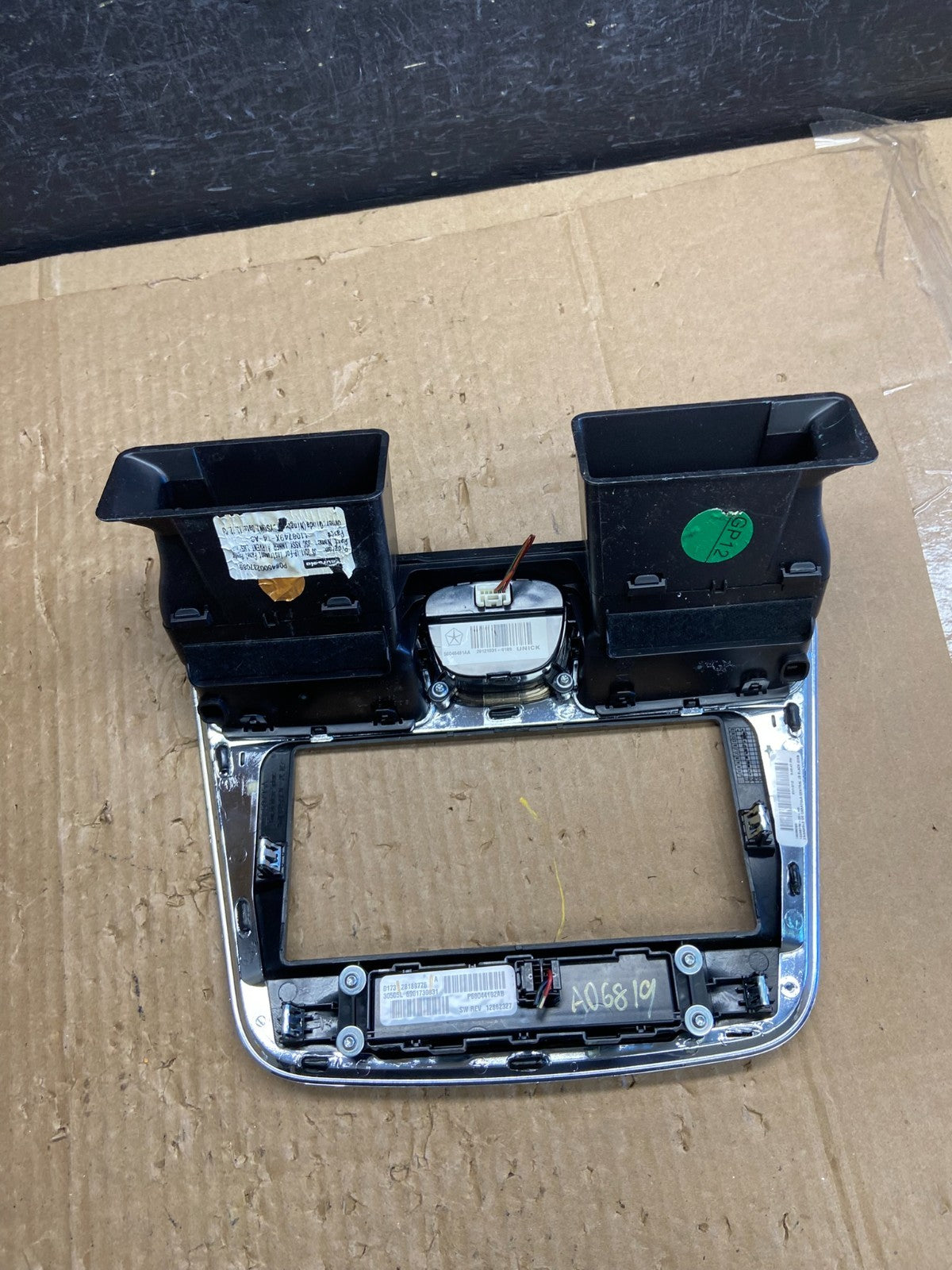 2011 - 2014 Chrysler 200 Dash Radio Bezel Trim Clock Hazard Bezel AD6819 DG4