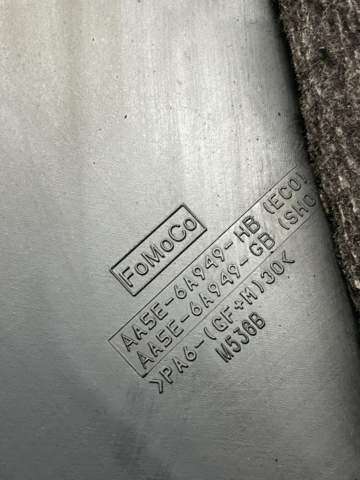 2010 to 2019 Lincoln MKS 3.7L Engine Motor Cover Y6658 DG6