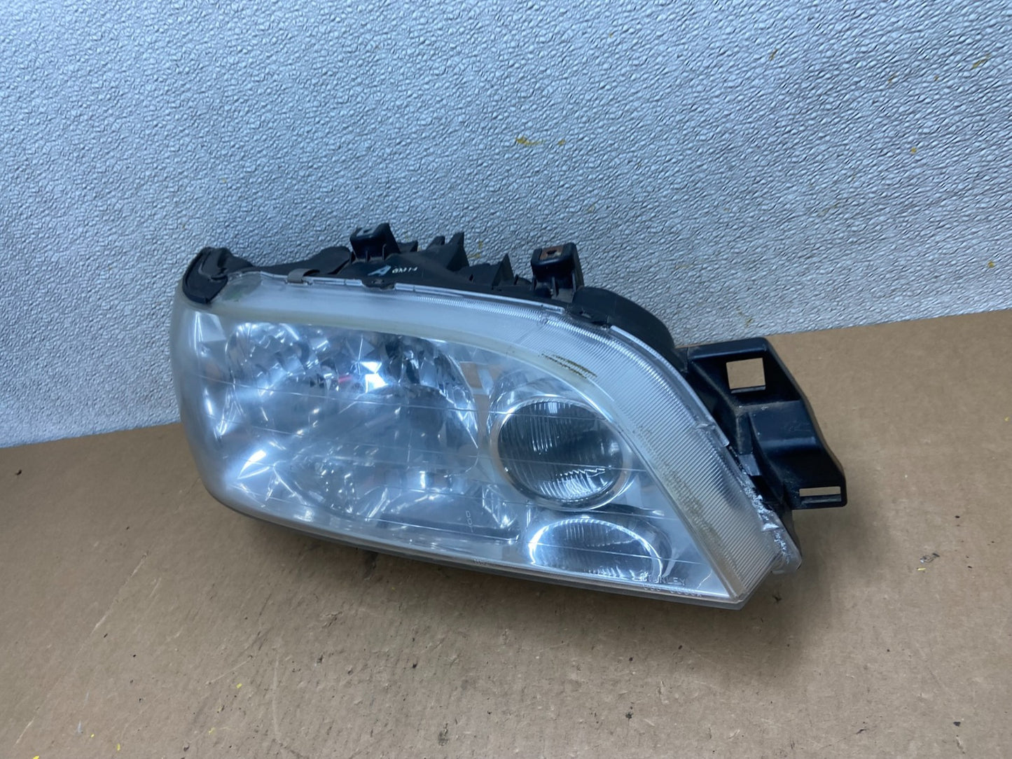 1995 to 1997 Acura TL Driver Side Right Passenger Side Headlight Z69391