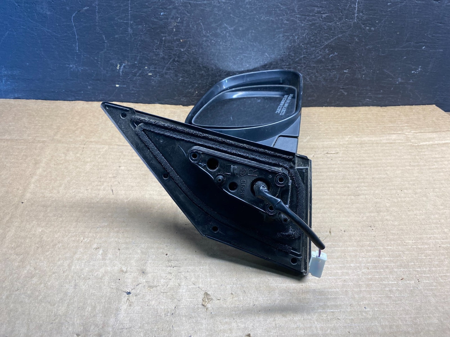 2009 to 2012 Toyota RAV4 Passenger Right Side View Door Mirror AD9736 DW4