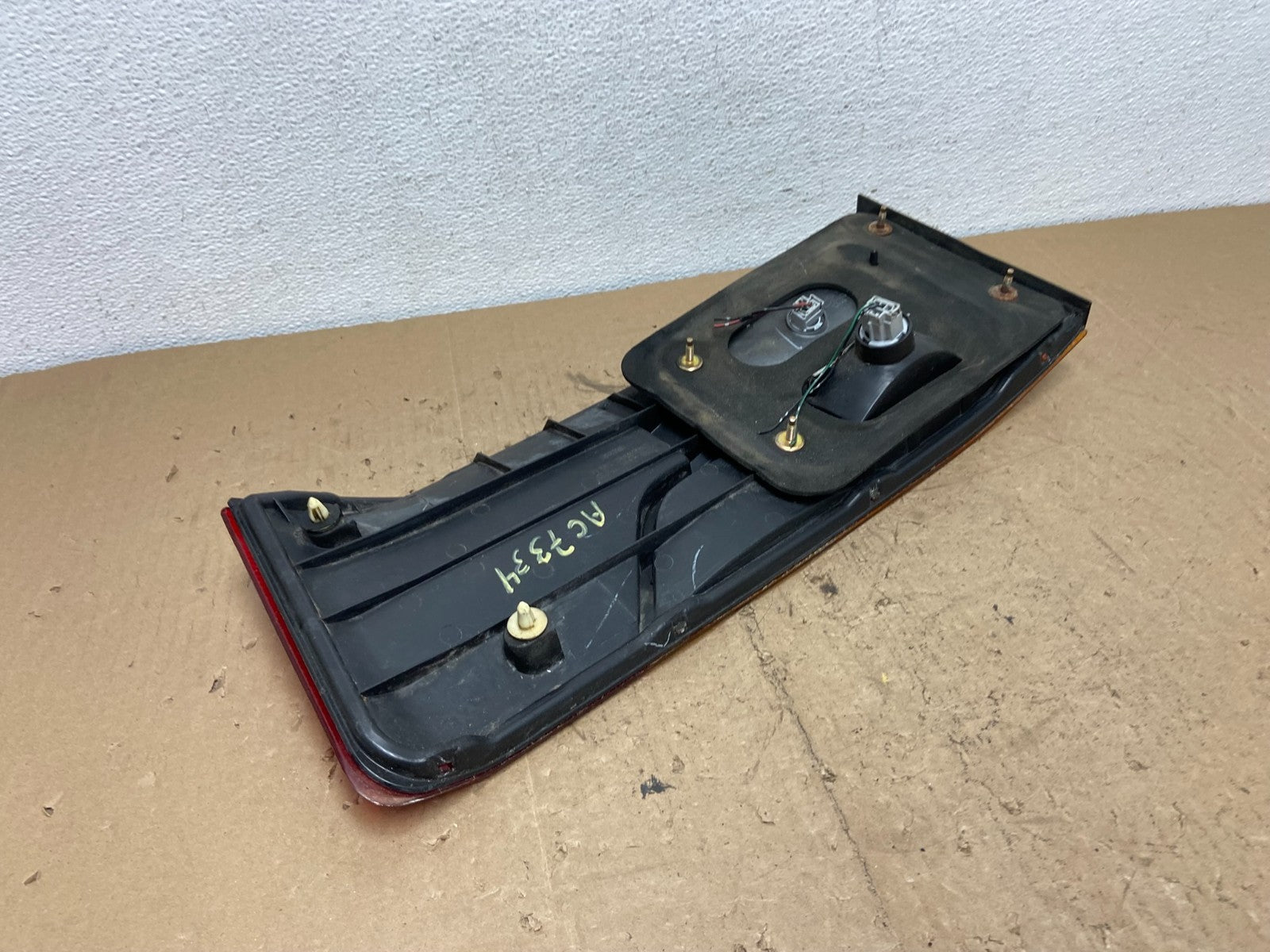 2002 2003 2004 Honda Odyssey Left Driver LH Side Tail Light Inner AC7334 DW5