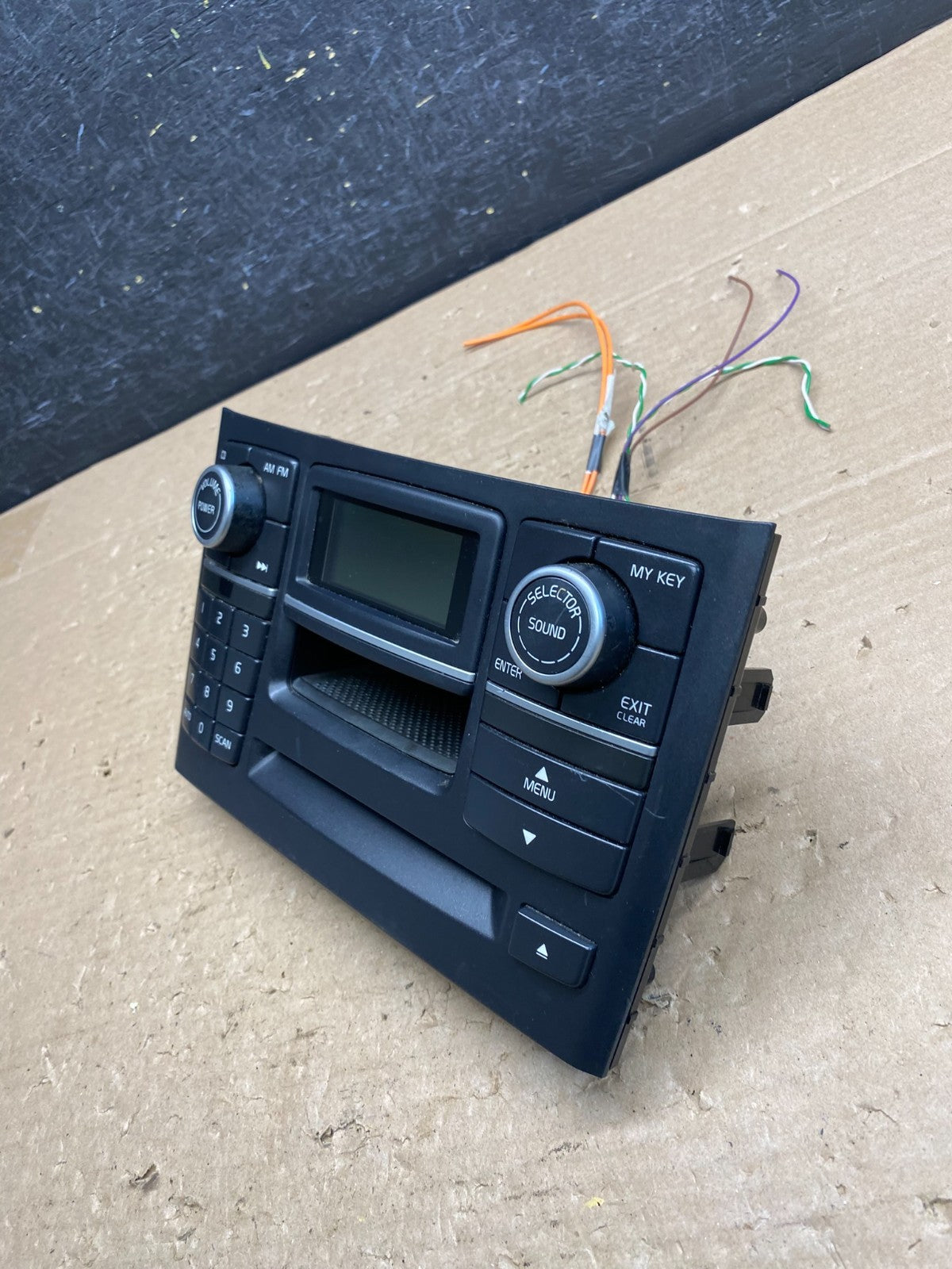 2007-2014 Volvo XC90 Center A/C Climate Control Radio Panel Bezel AG8445 DG3