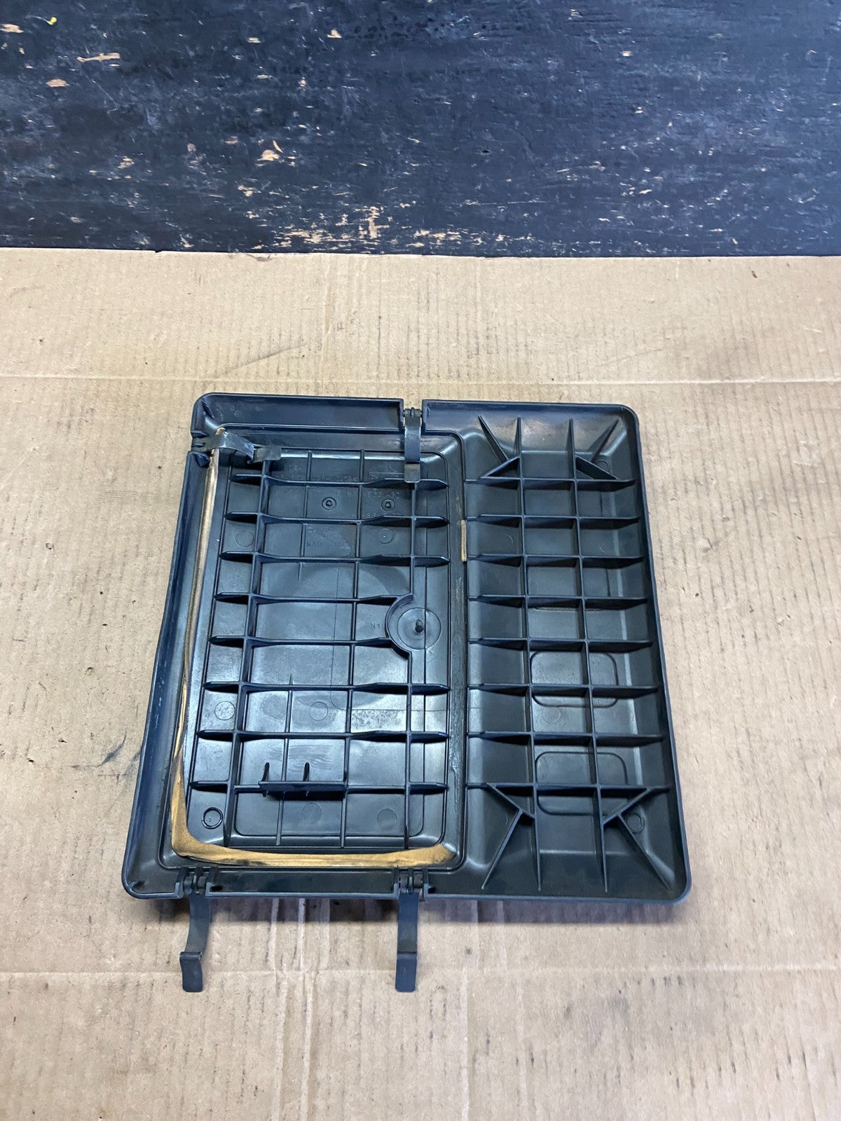 2008 to 2012 Ford Escape Engine Motor Cover Oem r7333 DG7