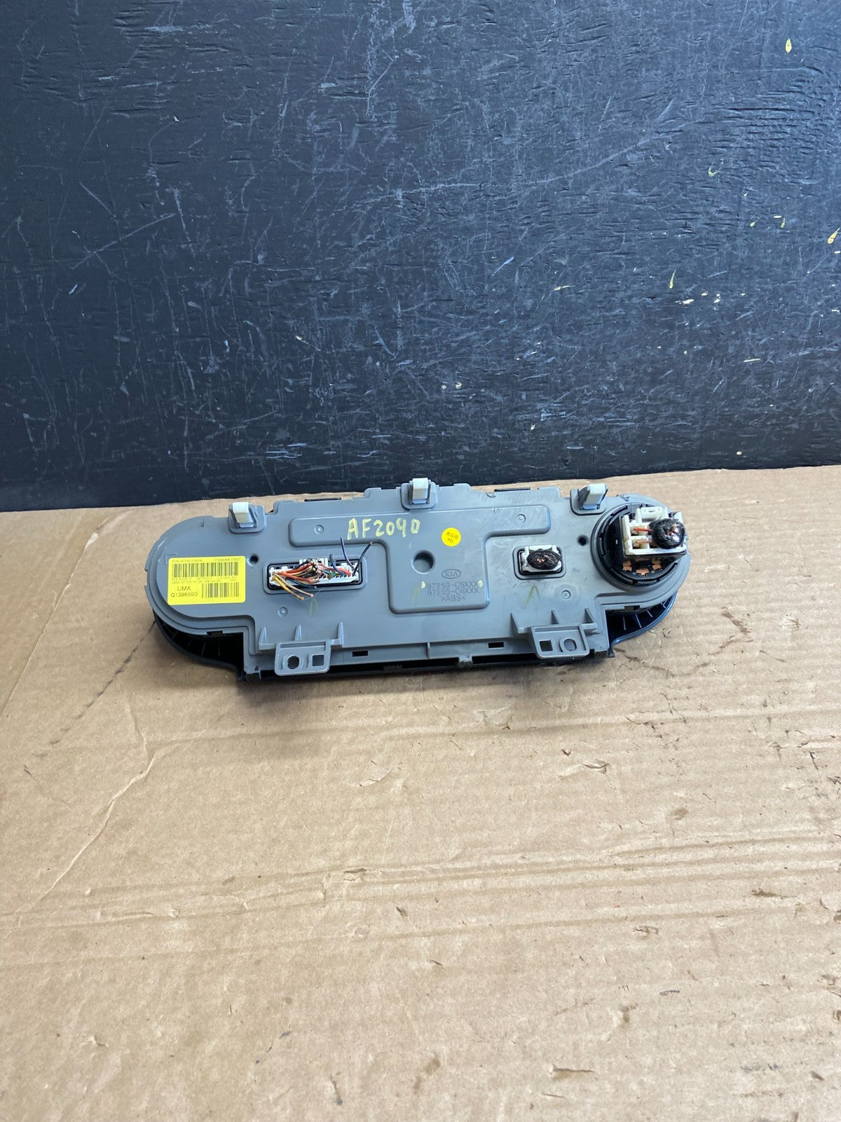 2016 to 2018 Kia Sorento Temperature AC Climate Control 97250-C5XXX AF2090 DW4