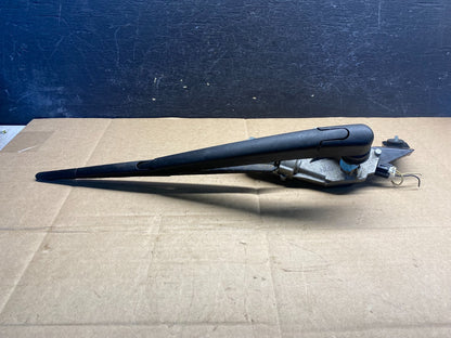 2013 - 2017 Hyundai Santa Fe Rear Glass Windshield Wiper Motor AE8240 DG3