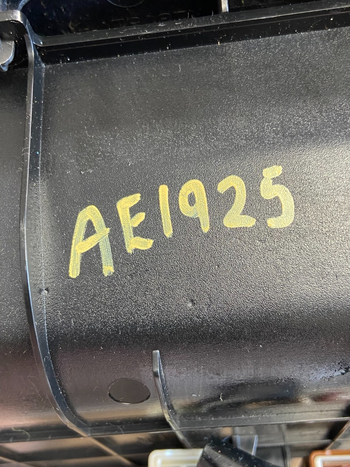 2003 to 2004 Infiniti G35 Center Console Shifter Floor Bezel Panel ae1925 DG6