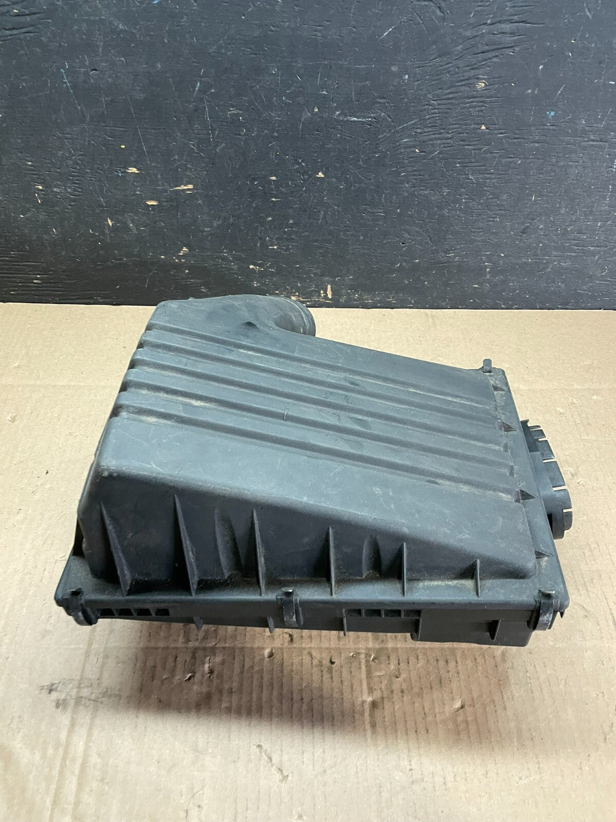 2007 to 2010 BMW X5 Air Intake Cleaner Filter Housing Box M9032 DG3
