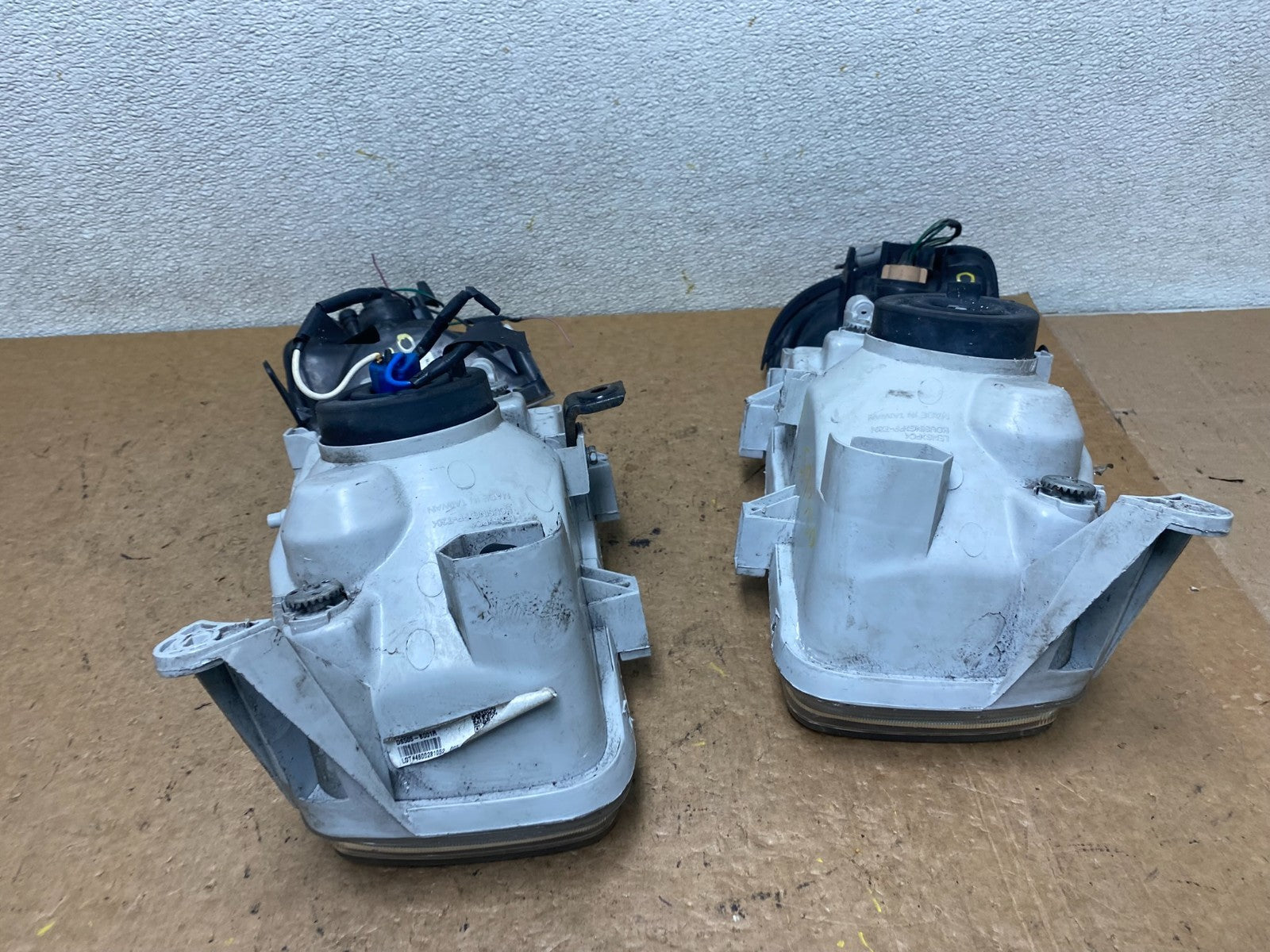 1999-2004 Nissan Pathfinder Left+Right Side Set Halogen Headlights Oem S9330 DW12